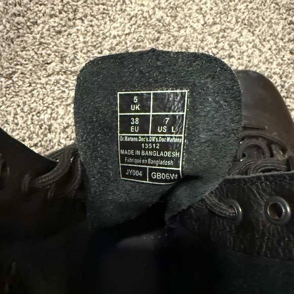 Dr. Martens 1460 Women’s Smooth Leather Lace Up Boots - Picture 4 of 5